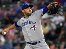 El mexicano Marco Estrada estuvo fino ayer para acreditarse su primer triunfo de la temporada con los Azulejos de Toronto. AP/J. McWhorter