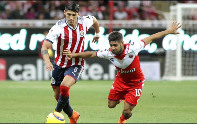 En este torneo, Alan Pulido no ha mostrado la contundencia de otras ocasiones, suma sólo cuatro goles y la última vez que anotó fue en la Jornada 7. AFP/U. Ruiz
