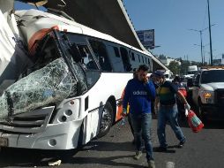 Los 23 lesionados, entre ellos el conductor, eran pasajeros que venían en el autobús de la línea México-Zumpango. TWITTER / @OpEsMx