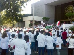Bajo el hashtag #YoSoyMedico17, varios doctores se hicieron oír también en las redes sociales en favor de su colega. ESPECIAL