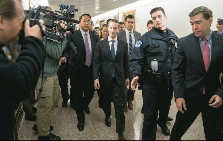 Al banquillo. Mark Zuckerberg se presentará hoy ante los miembros de la Comisión de Energía y Comercio del Senado. EFE