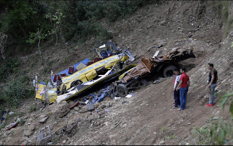 El siniestro se produce después de que ayer 27 personas, entre ellas 23 menores, murieran cuando el autobús escolar en el que viajaban cayó por un barranco en el distrito de Kangra. AFP/S. Mehra