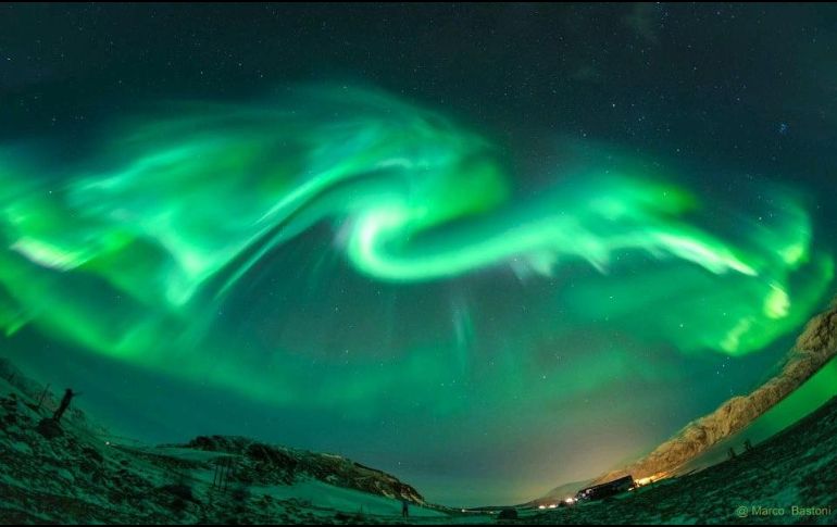 Las auroras son un efecto de las partículas energéticas del Sol que pueden salir de este por medio de viento solar o eyecciones de masa coronal. TWITTER / @esa_es