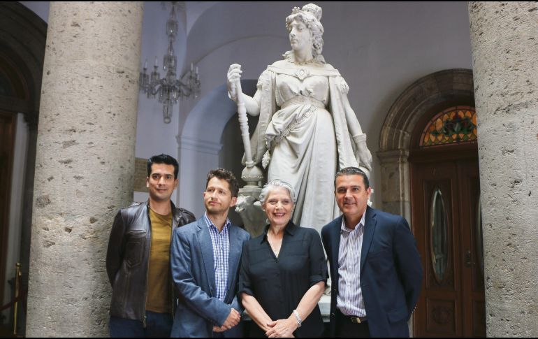 Anuncio. Autoridades y directores durante el anuncio de la ópera. ESPECIAL/SC