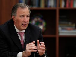 ''Una manera de medio aclarar tu asunto de lavado de dinero sería que presentaras tu #7de7 de los últimos 10 años (…) No le saques'', escribió Meade en su perfil social. SUN / ARCHIVO