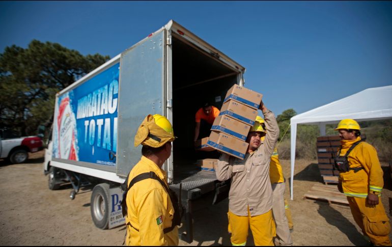 Las autoridades del puesto de mando unificado agradecieron la buena intención de las empresas y la ciudadanía. EL INFORMADOR / F. Atilano