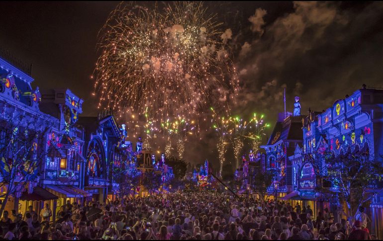 Imagen de los fuegos artificiales durante el espectáculo 