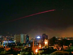 El cielo de Damasco se iluminó ayer con los misiles de Estados Unidos, Francia y Reino Unido, en respuesta a un ataque químico que el Gobierno sirio no reconoce. AP