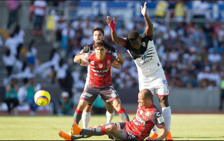 Lobos necesitaba siete puntos para salvarse, hoy no sumó y restan seis. MEXSPORT / Isabel