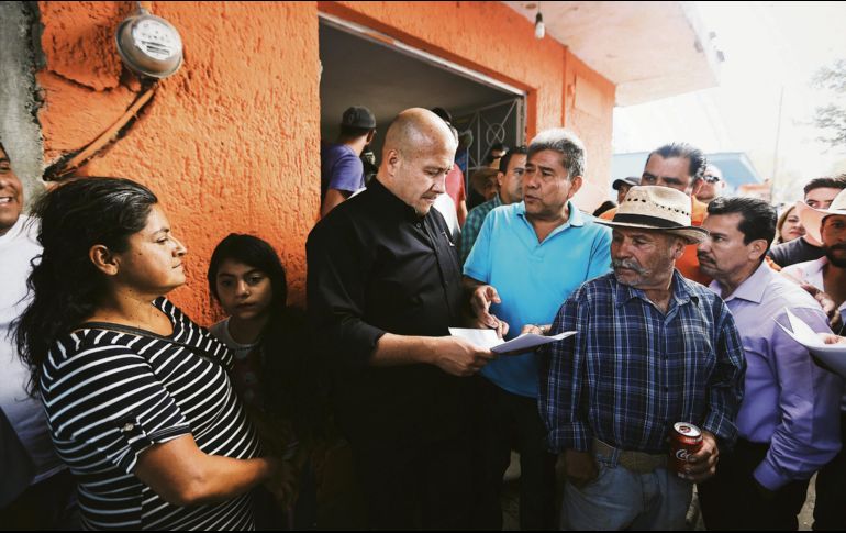 Reunión. Alfaro estuvo en San Julián, en donde prometió realizar obras si es elegido como gobernador. ESPECIAL