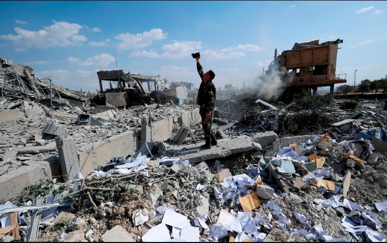 Misiles estadounidenses, franceses y británicos destruyeron sitios sospechosos de almacenar y desarrollar armas químicas. AP / H. Ammar