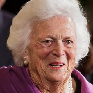 Ex primera dama Barbara Bush rechaza tratamientos médicos
