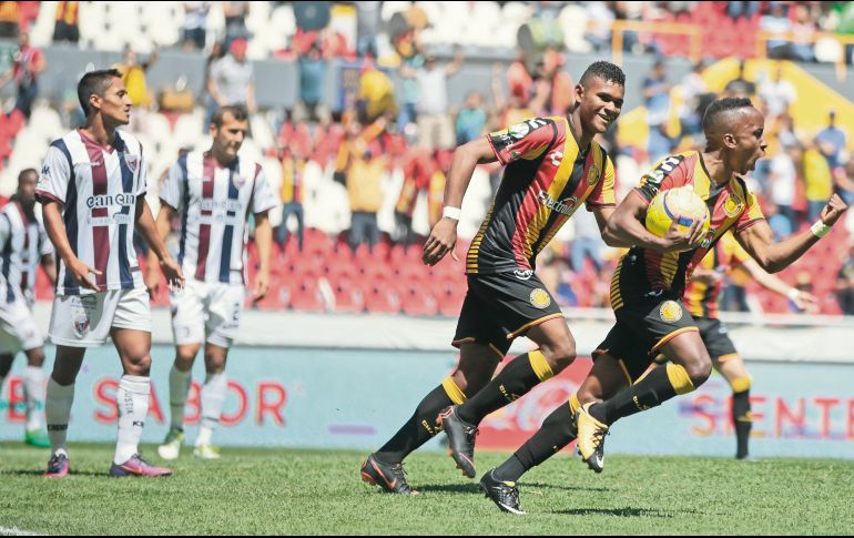 La tarde de Amaral. El brasileño de los Leones Negros anotó el primero y el cuarto tanto de los tapatíos, que lograron remontar a los Potros para avanzar a la antesala de la Final. EL INFORMADOR/F. Atilano
