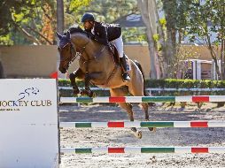 Ganadores. Jiménez estuvo a lomos de “Greco de Bacco” para llevarse la prueba libre con obstáculos a 1.30 metros. EL INFORMADOR/G. Gallo