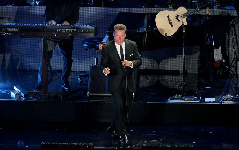 En la velada, el cantante se mostró alegre, sonriente, amable, cariñoso, coqueto, sensual y bailador. NTX/P. Sánchez