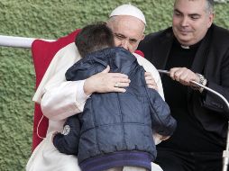 Francisco concluye el momento pidiéndole al niño: 