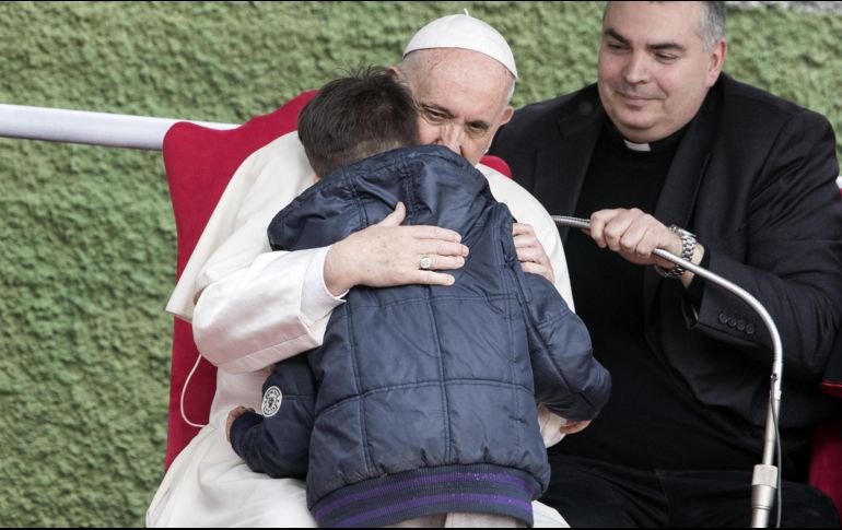 Francisco concluye el momento pidiéndole al niño: 