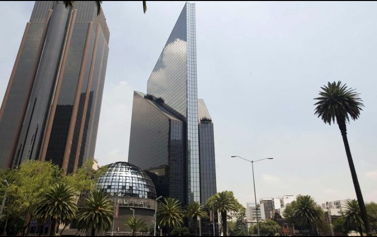 El principal indicador accionario se ubicó en 48 mil 434.39 unidades. AFP / ARCHIVO