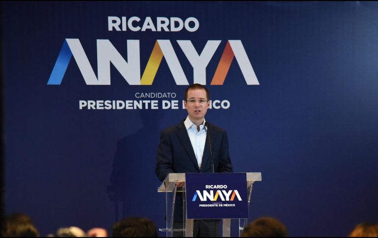 El candidato de la coalición Por México al Frente dialogó con miembros del Consejo de la Comunicación. EFE