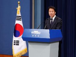 Im Jon-seok, secretario de Prensa surcoreano, da un informe sobre el encuentro preparativo en la frontera. EFE / J. Heon-kyun