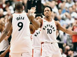DeMar DeRozan logró 37 puntos anoche frente a los Wizards, mientras que Serge Ibaka (#9) añadió otros 10 a la causa de los Raptors. AP