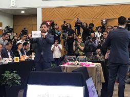 En sesión de la Comisión Temporal de Debates del INE y de la Mesa de Representantes de los candidatos el Instituto realizó este mediodía el sorteo del orden. TWITTER / @CiroMurayamaINE