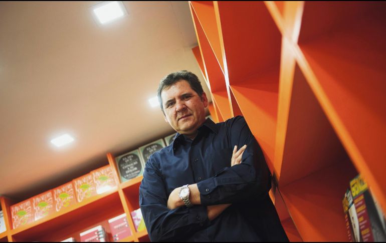 Eugenio Partida imparte el taller de escritura. EL INFORMADOR/ARCHIVO