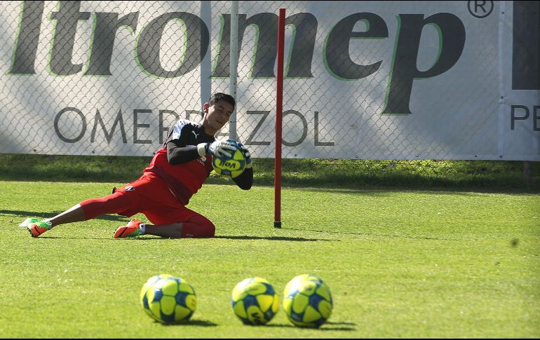 Luego de cinco meses y 12 días, Ustari podrá volver a las filas rojinegras. EL INFORMADOR/ARCHIVO