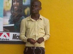 Según testigos, un vehículo de color negro depositó este lunes el cuerpo del periodista ante su casa, en el suburbio de Paynesville. TWITTER