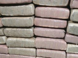 Los paquetes de mariguana estaban en dos contenedores metálicos. NTX/ESPECIAL