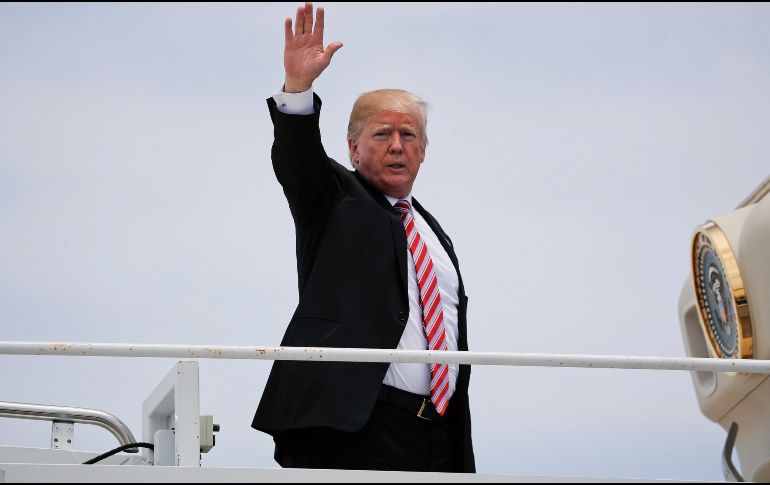 Trump contestó sobre Cuba durante una breve visita a una estación antidrogas de los Cayos de Florida. AP / P. Martínez