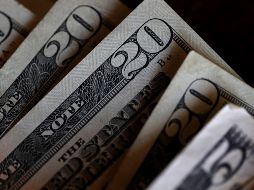 El tipo de cambio para la divisa estadounidense es de 18.2819 pesos según el Banco de México. AFP / ARCHIVO