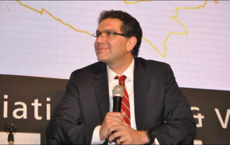 El senador con licencia no ha manifestado ninguna postura luego de la invitación. FACEBOOK / Armando Ríos Piter