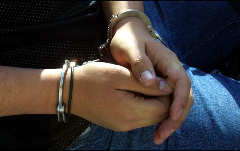 El detenido, junto con el material asegurado, es puesto a disposición de la autoridad competente en tanto se determina su situación jurídica. EL INFORMADOR / ARCHIVO