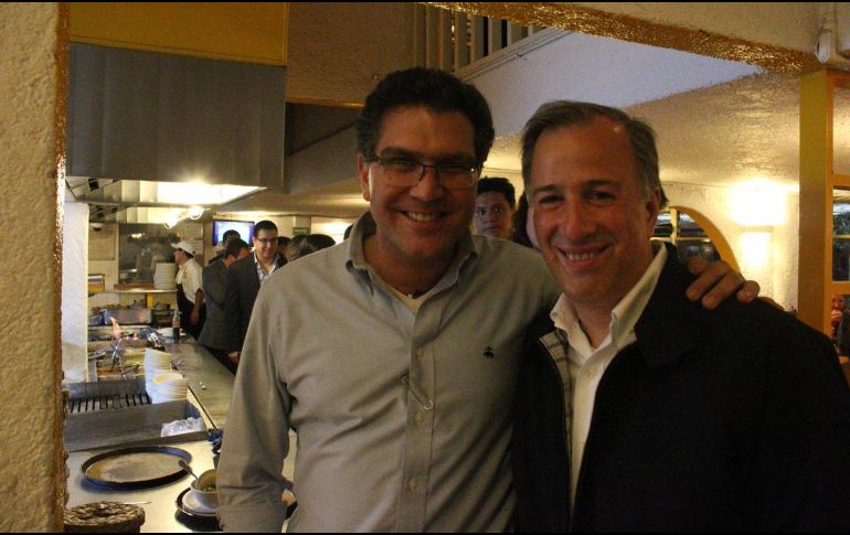 Ambos políticos están reunidos esta noche junto con integrantes de la Red Espíritu Jaguar. TWITTER / @RiosPiterJaguar