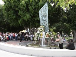 Este domingo se realizó un performance frente al monumento de la 