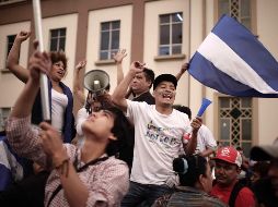 Aunque las reformas a la seguridad social detonaron el caos, los protestantes también reclaman por presuntos fraudes electorales, la inflación y el actuar de la policía. EFE/J. Arguedas