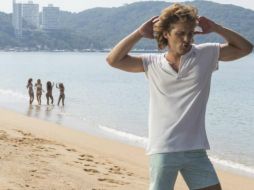 Si bien Luis Miguel contó su historia, la serie está basada en libros, entrevistas a amigos cercanos y noticias sobre el astro mexicano. NETFLIX