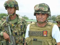 Usuga (derecha) fue capturado en una población de Urabá en el departamento de Antioquia. EFE / Ejército de Colombia