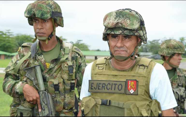 Usuga (derecha) fue capturado en una población de Urabá en el departamento de Antioquia. EFE / Ejército de Colombia