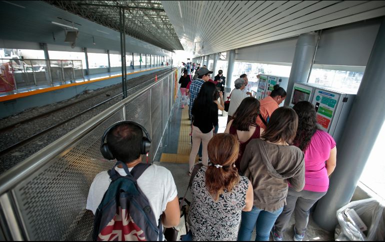 Según el director del Sistema de Tren Eléctrico Urbano en la Línea 2 se va al  85 o 90 por ciento en relación a los usuarios que ya cuentan con el cambio. EL INFORMADOR / ARCHIVO