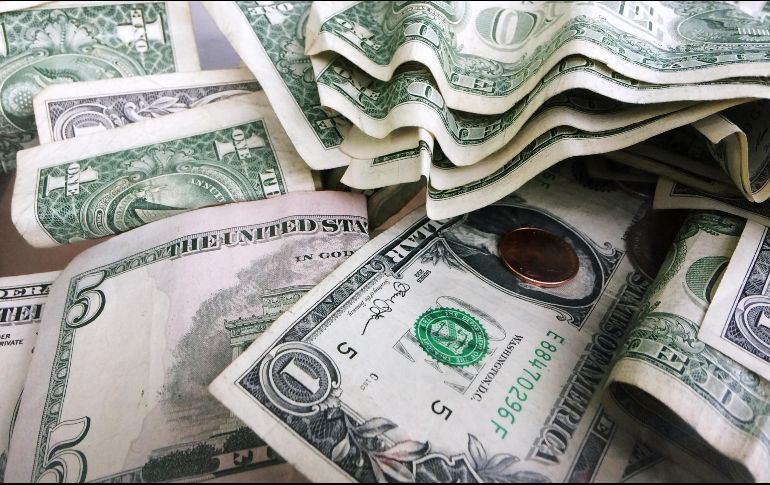 El dólar interbancario cerró este lunes en 18.9080 unidades, su mayor nivel desde el pasado 12 de enero. AP/Archivo