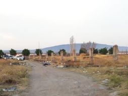 Peritos forenses acudieron a levantar los cuerpos, de los cuales no se precisó la edad ni causas precisas de muerte. ESPECIAL