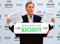 Meade presentó dos documentos en los cuales aparecen dos prioridades a nombre de López Obrador. NTX / ARCHIVO