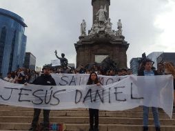 Exigen a las autoridades de Jalisco y del gobierno federal una investigación profunda y clara sobre el asesinato de los tres jóvenes. TWITTER / @cencos