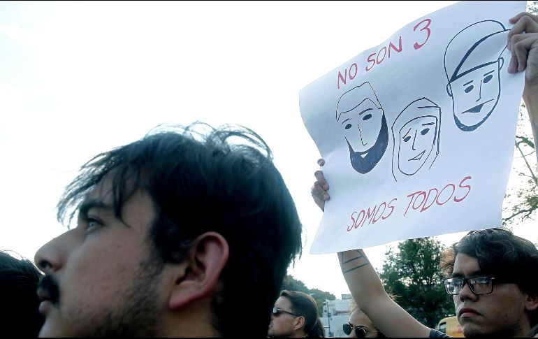 Desde que se supo la noticia de la muerte de los estudiantes, cientos salieron a las calles para exigir justicia. EL INFORMADOR / ARCHIVO