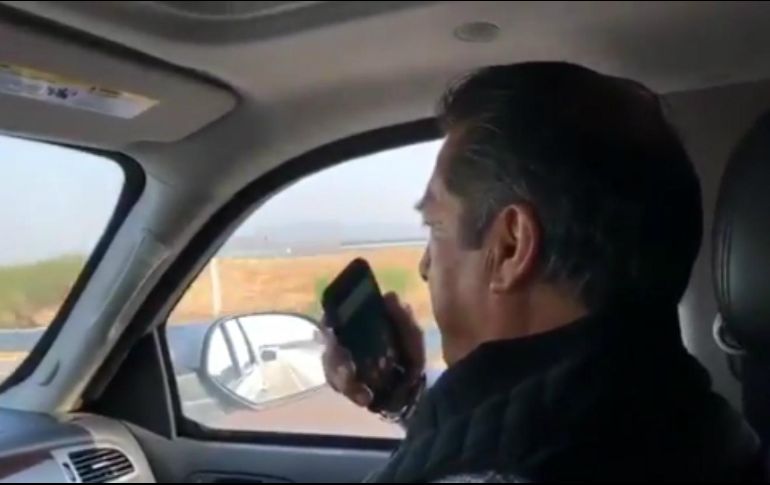 Ante la pregunta de una mujer sobre si eso disminuiría la violencia, Jaime Rodríguez respondió ''claro, porque al delincuente le daría miedo''. TWITTER / @JaimeRdzNL