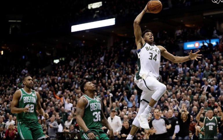 Giannis Antetokounmpo tuvo un doble-doble de 31 puntos, 14 rebotes, 4 asistencias y 2 recuperaciones de balón. AP/M. Gash