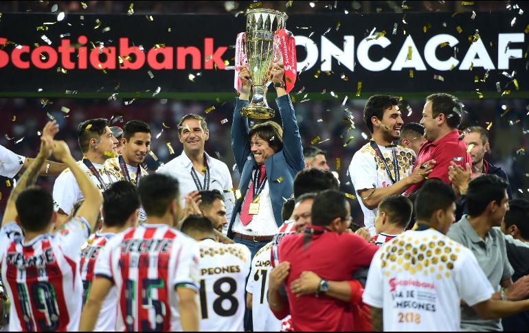 Almeyda tiene contrato vigente por al menos dos años y medio más, por lo cual es complicado que la directiva rojiblanca lo despida. MEXSPORT/I. Ortiz