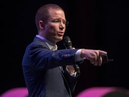 ''Veo que López Obrador sigue muy enojado, sigue tenso después del debate, por lo visto el té de tila no le funcionó'', dice el candidato presidencial. EFE / M. Sierra